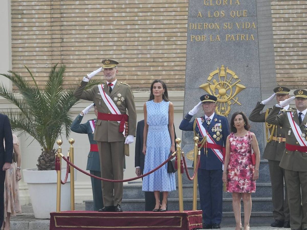Foto: Los Reyes, presidiendo la jura de bandera de Leonor. (LP)