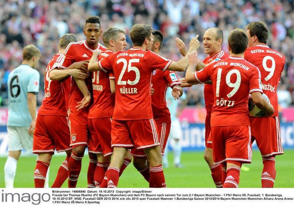 Foto: Varios jugadores celebran uno de los cuatro goles marcados al Mainz