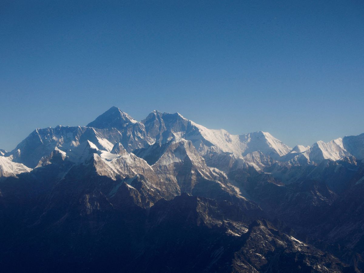 Foto: El Monte Everest en una imagen de archivo. (Reuters/Monika Deupala)