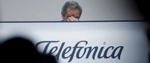 Telefónica estudia separar el negocio europeo del latinoamericano para blindarse de España