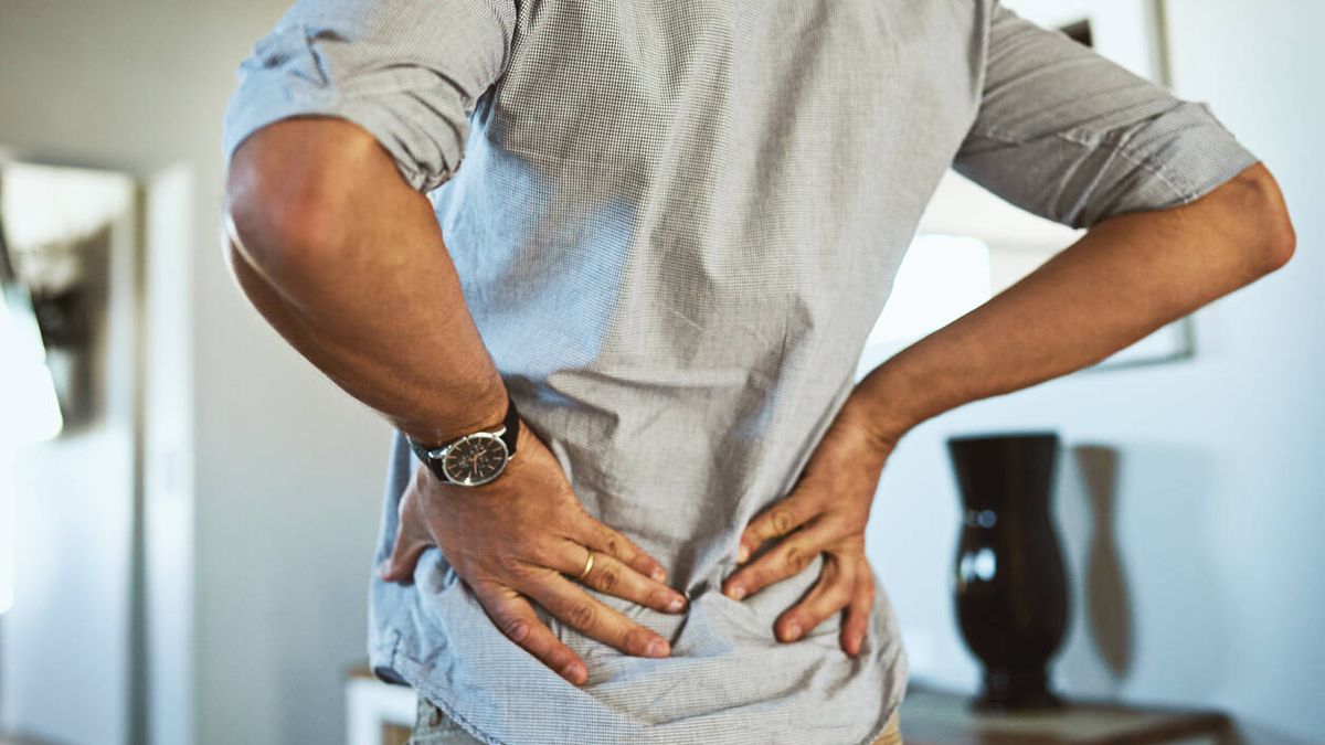 Ni peso muerto ni sentadillas: 4 ejercicios básicos para fortalecer tus lumbares y evitar dolores de espalda