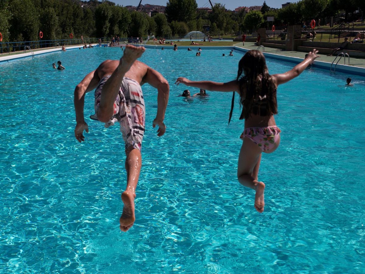 Foto: Reapertura de piscinas en Ourense. (EFE/Brais Lorenzo)