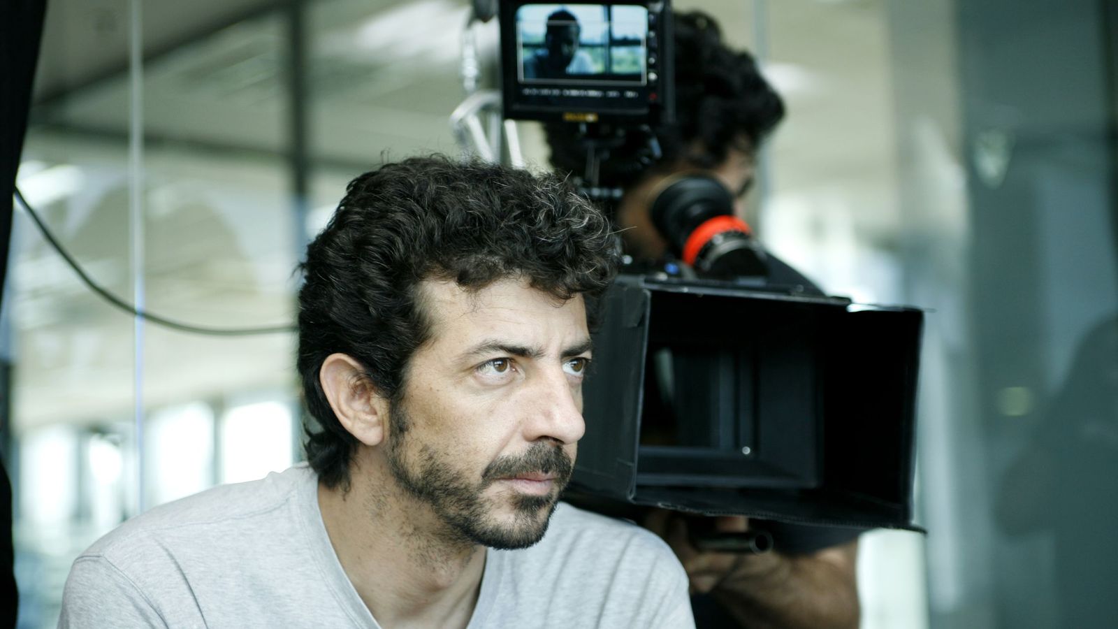 Foto: El director Alberto Rodríguez se encargará de los seis episodios de 'La peste'