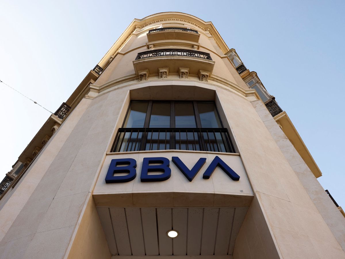 Foto: Logo de BBVA en una sucursal de Málaga. (Reuters/Jon Nazca)