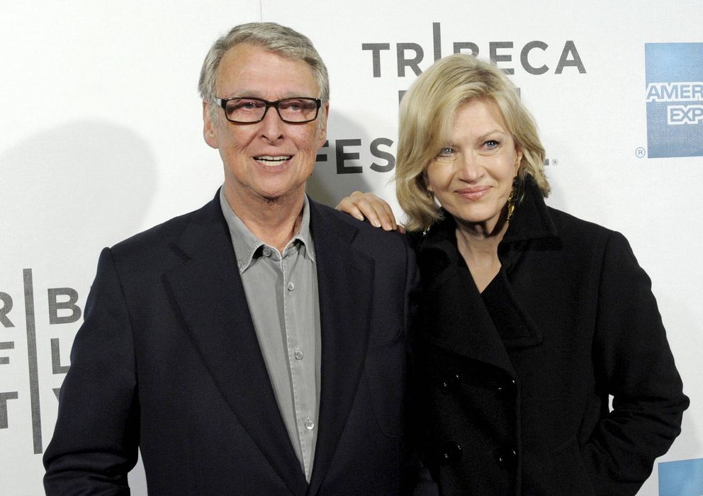 Foto: la periodista Diane Sawyer posa junto a su marido, el director de cine Mike Nichols. (EFE)