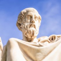 Foto: Estatua de Platón en Atenas. (iStock)