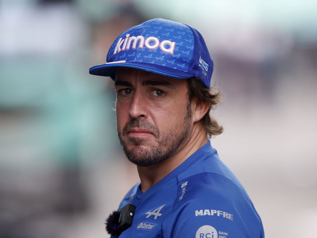 Foto: Fernando Alonso, en Brasil preparando el gran premio. (Reuters/Amanda Perobelli)