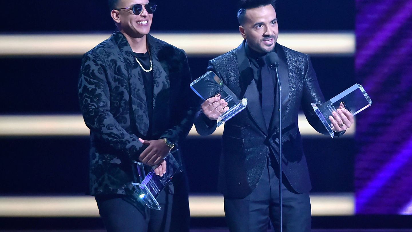 Daddy Yankee y Luis Fonsi, en los Billboard Latin Music Awards 2018. (Getty)