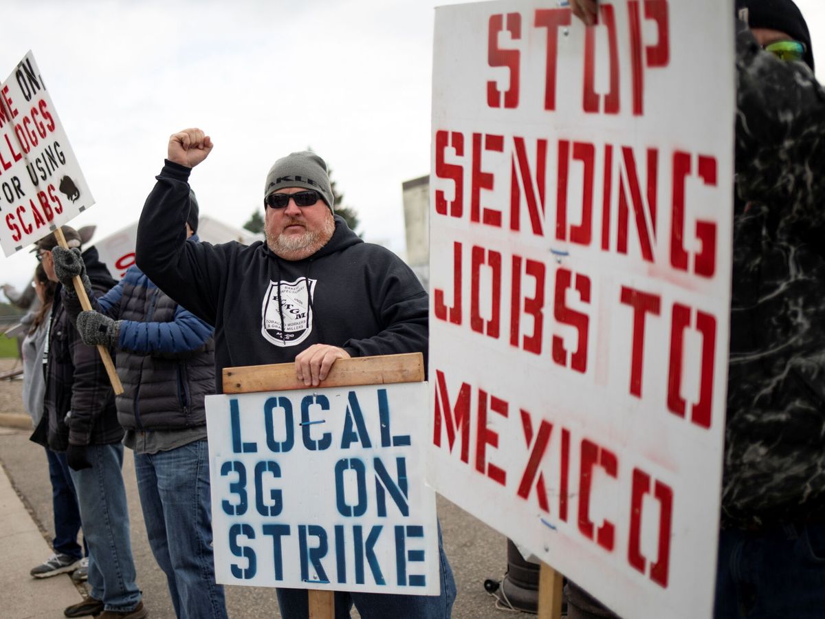 Foto: Trabajadores de Kellogg's en huelga. (Reuters)