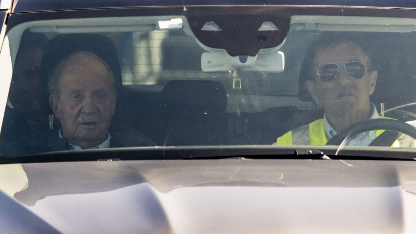 El rey Juan Carlos, con Pedro Campos. (EFE/Brais Lorenzo)