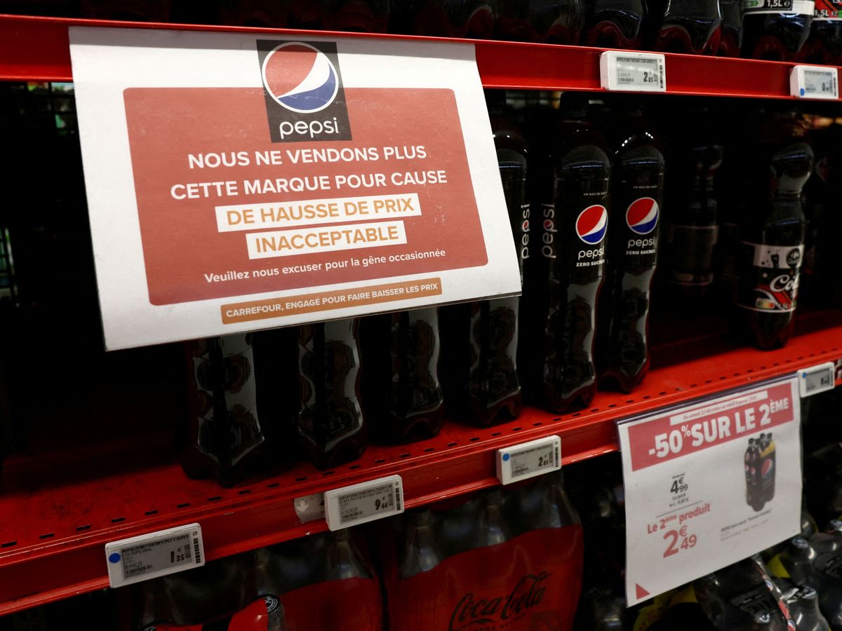 Foto: Uno de los mensajes que ha colocado el supermercado en una de sus tiendas en Francia (REUTERS/Stephanie Lecocq)