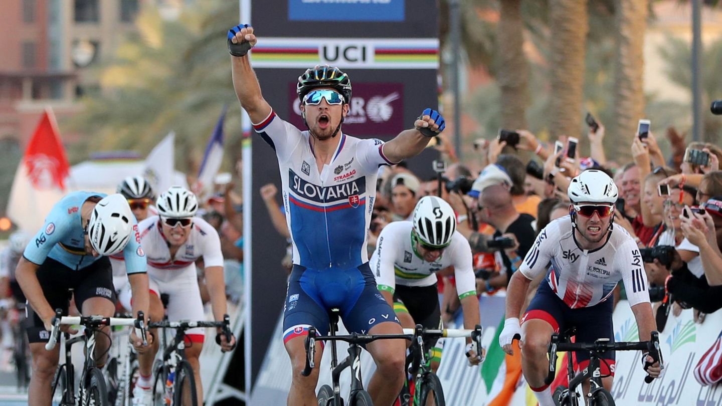 Peter Sagan celebra su victoria en Doha (Ibrahem Alomari/Reuters)