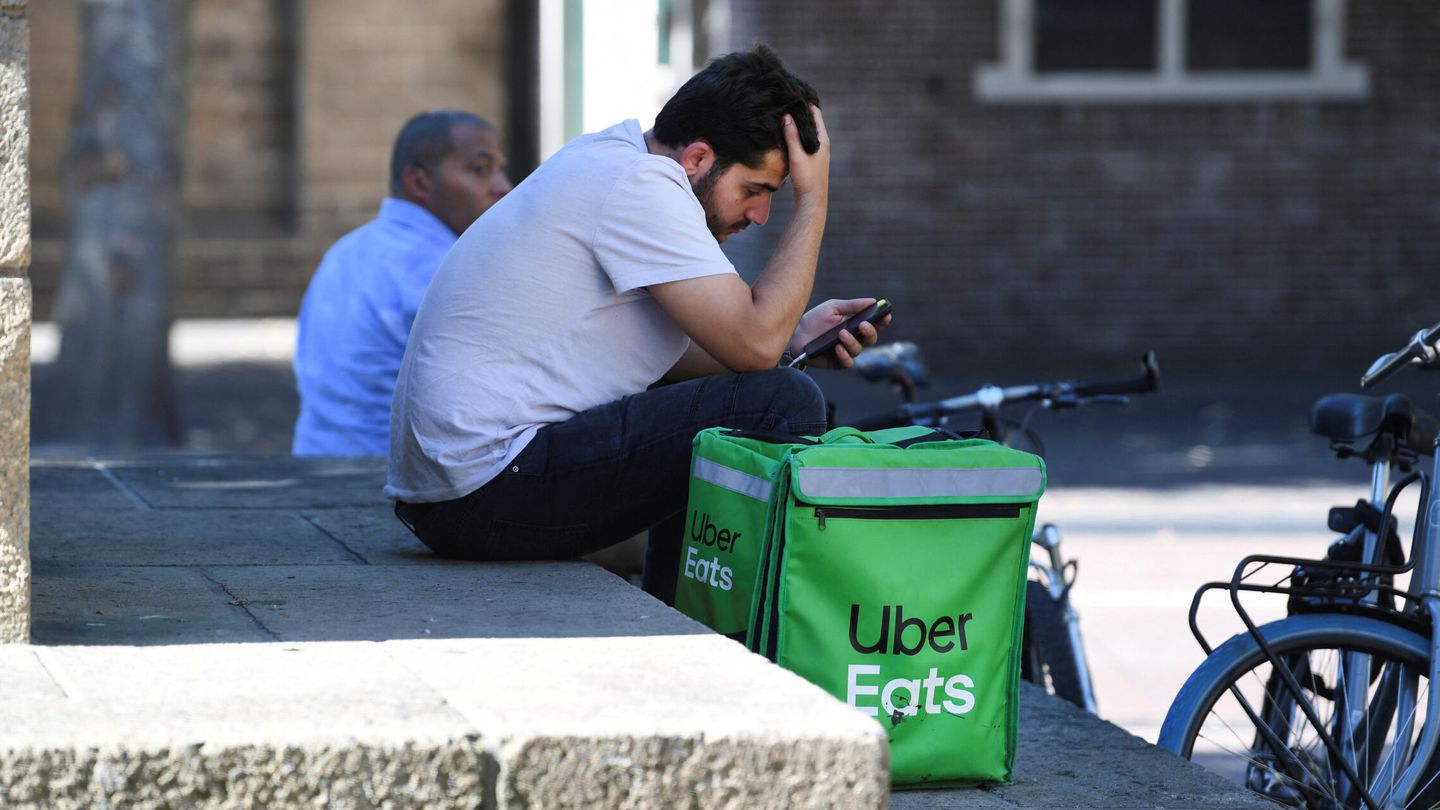 Un repartidor de Uber Eats. (Reuters/Piroschka van de Wouw)