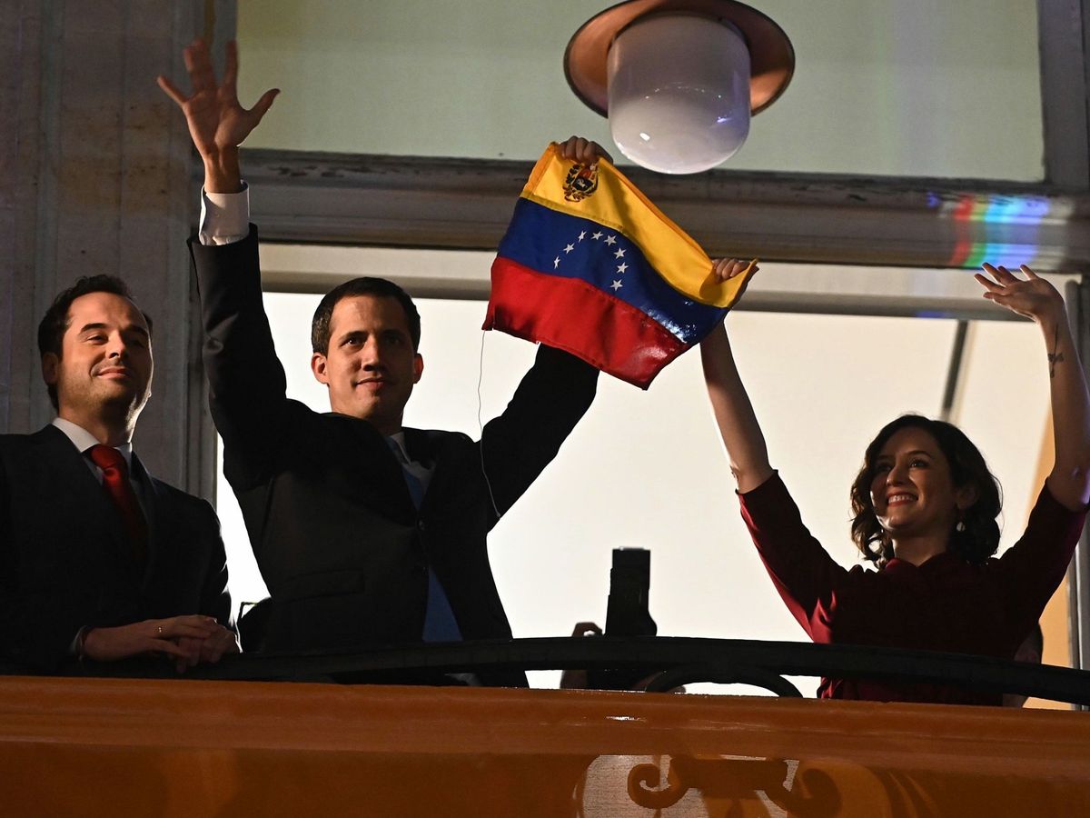 Foto: Juan Guaidó en Madrid junto a Isabel Díaz Ayuso este sábado. (EFE)