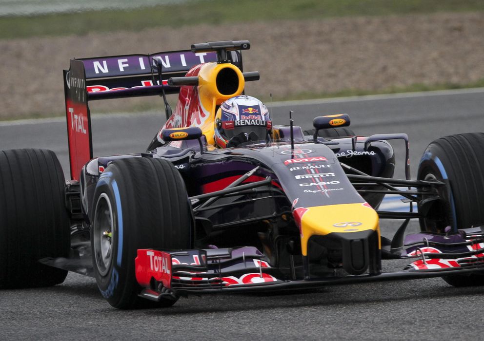 Foto: Red Bull empieza a rodar de manera más continuada en Bahrein.