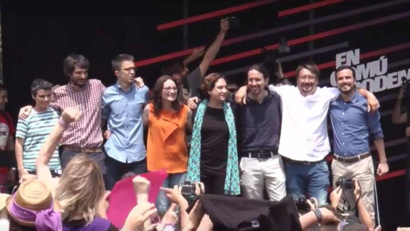 Foto: Los dirigentes de Unidos Podemos, En Comú Podem y Barcelona en Comú han salido juntos al escenario