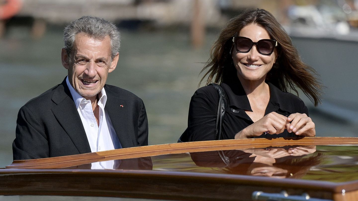 Carla Bruni y Nicolas Sarkozy en Venecia. (EFE)