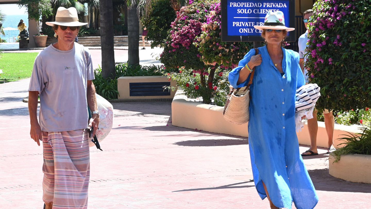 José María Aznar y Ana Botella: relajadas y románticas vacaciones en Marbella. (Gtres)