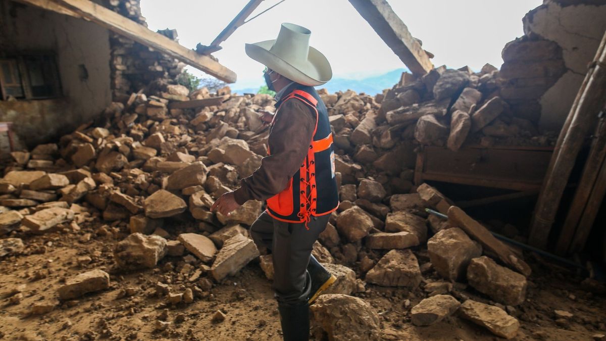 Al menos 12 heridos y 1.670 damnificados por el fuerte terremoto de 7,5 grados en Perú