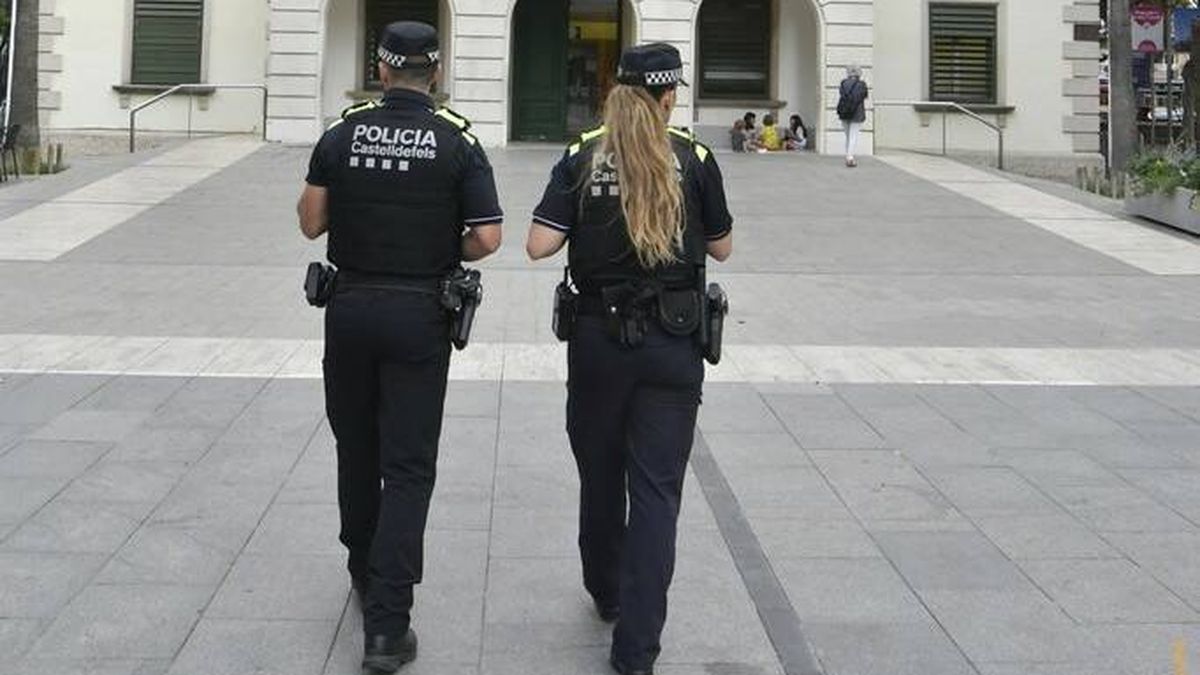 Castelldefels lanza 16 plazas de agentes de Policía Local: estos son los requisitos y plazos