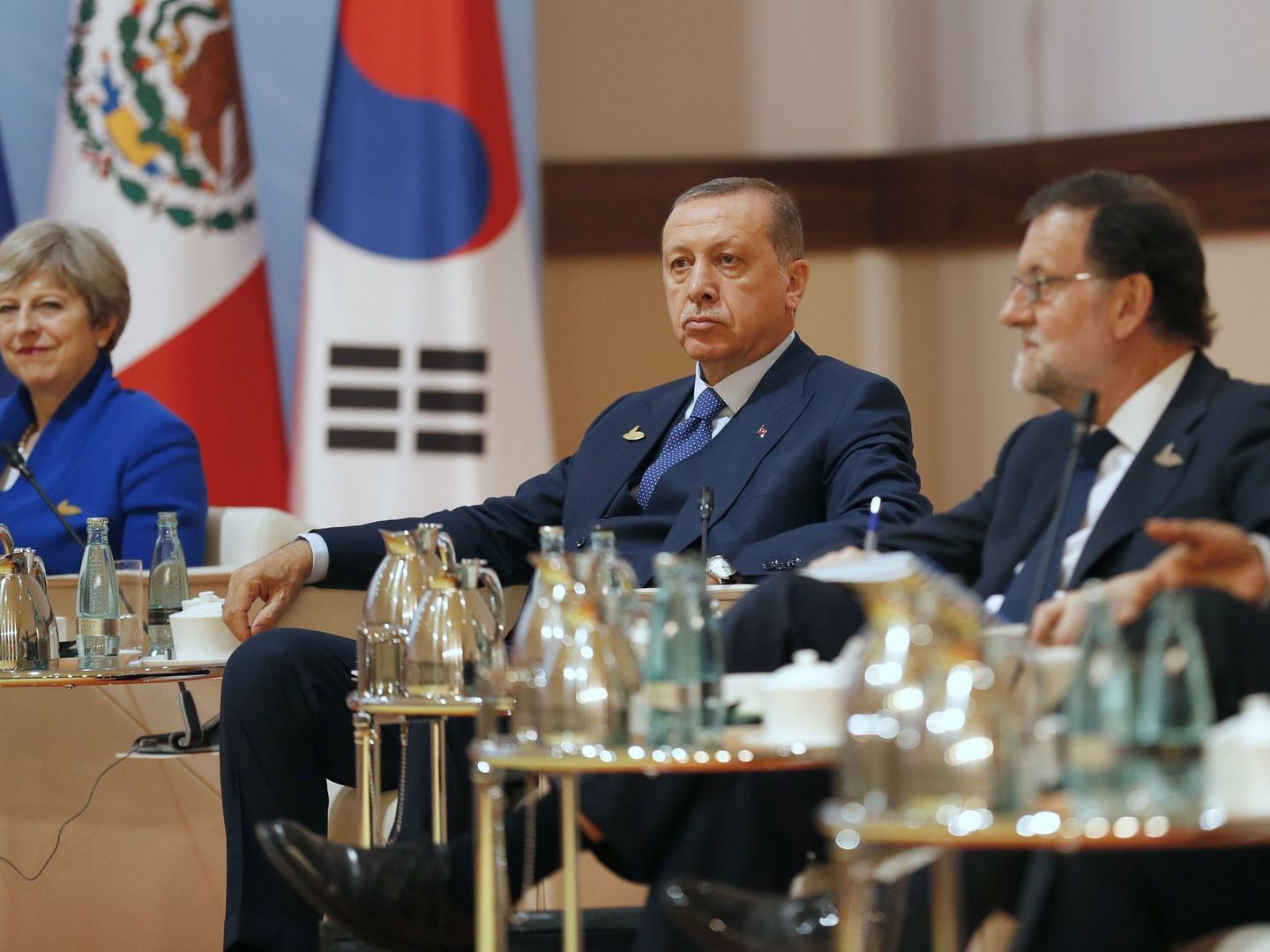 La primera ministra británica, Theresa May, el prsidente turco, Recep Tayyip Erdogan, y el presidente del Gobierno español, Mariano Rajoy. (EFE)