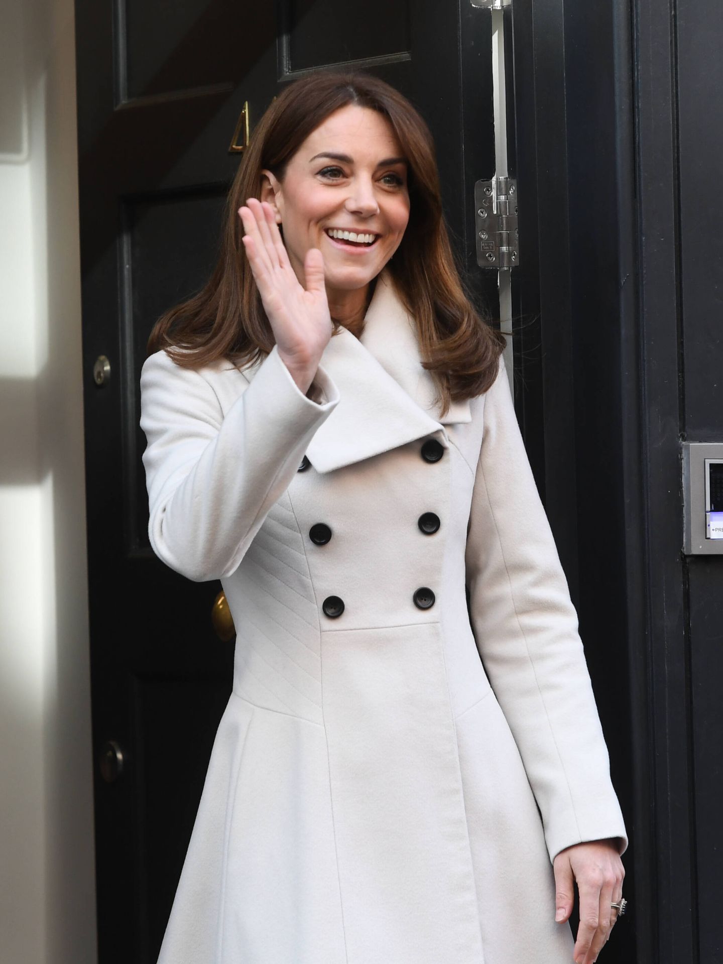 Kate Middleton, con un abrigo blanco. (Getty Images)