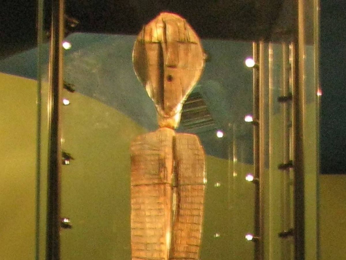 Foto: El ídolo de Shigir: la extraña escultura de más de 11.000 años de antigüedad de la que nada se sabe. (CC/Wikimedia Commons)