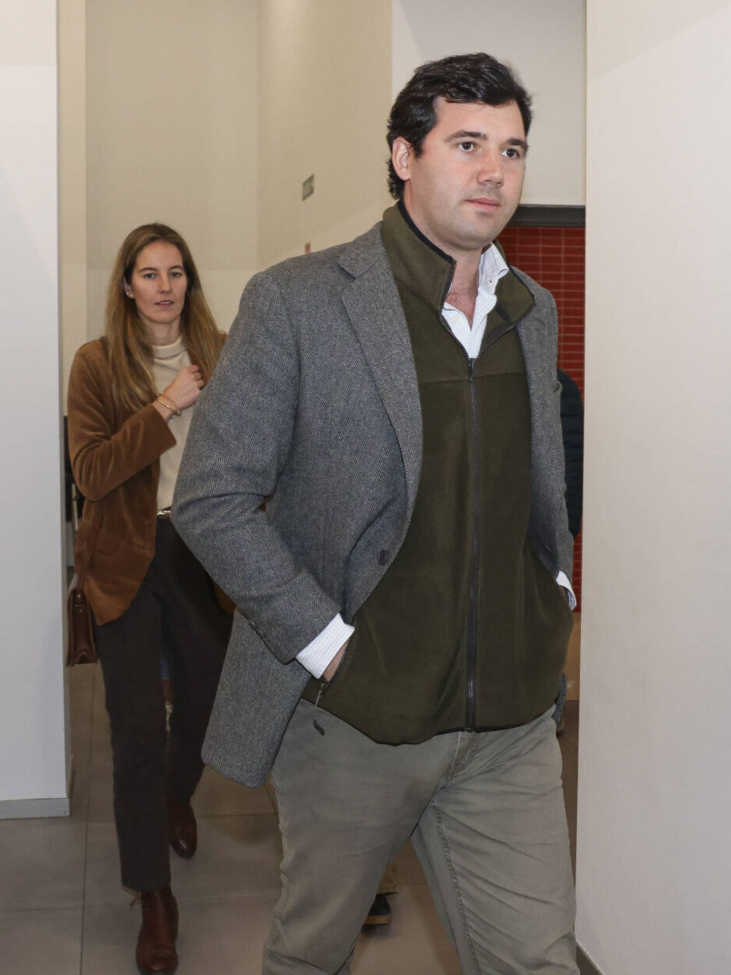 Enrique Moreno de la Cova y Victoria López Quesada, a su llegada al recinto. (Gtres)