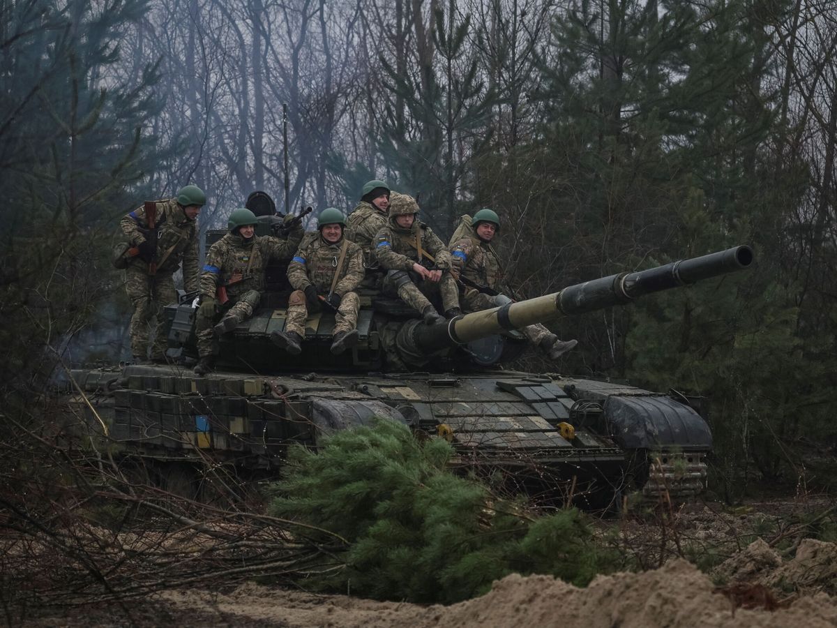 Foto: Soldados ucranianos, en una maniobra militar cerca de la frontera de Ucrania y Bielorrusia, el 20 de enero de 2023. (Reuters/Gleb Garanich)