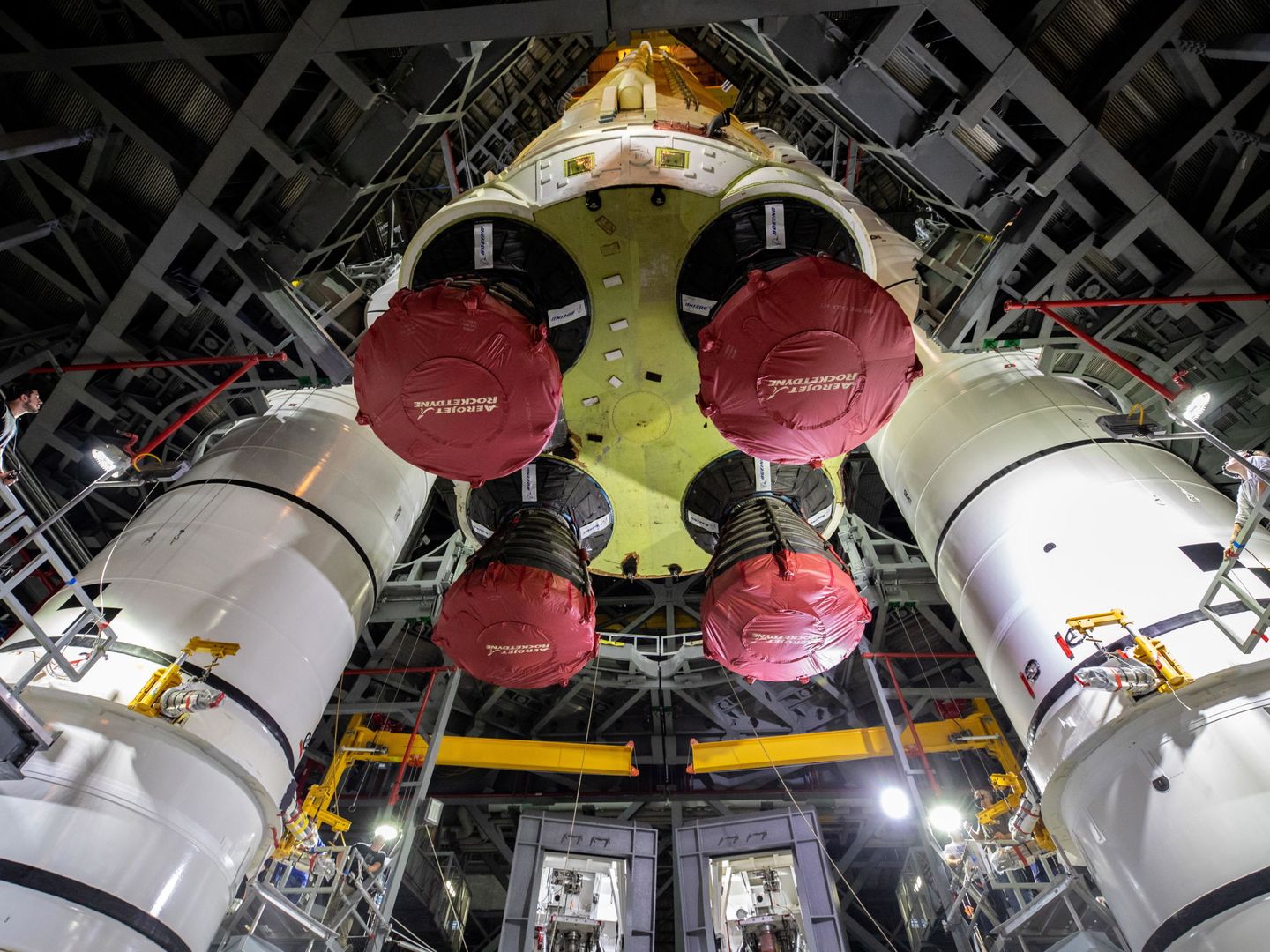 Foto de la primera etapa del nuevo 'SLS', el cohete con el que la NASA pretende volver a poner al ser humano en la luna. Foto: NASA