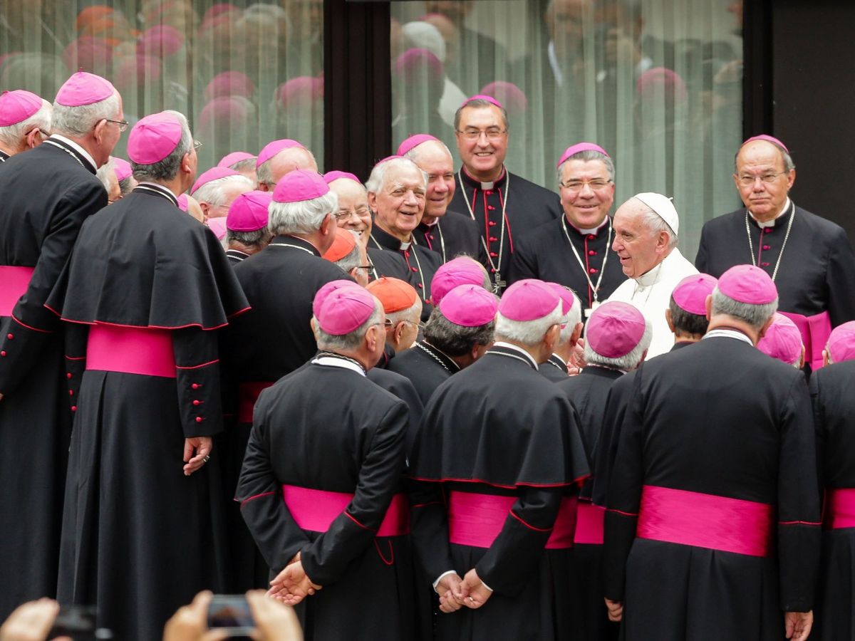 Foto: Imagen de archivo de la visita del Papa Francisco a Portugal y sus obispos. (EFE/Andre Kosters)