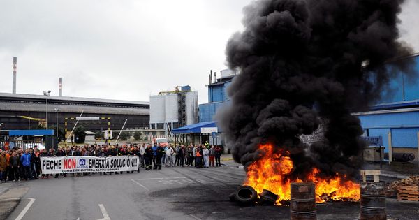 Foto: Protesta de los trabajadores de Alcoa. (EFE)