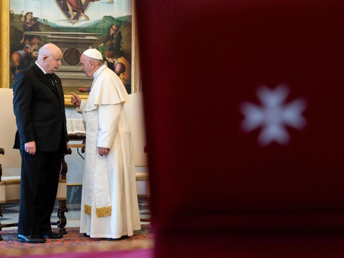 Foto: El Papa Francisco y el Gran Maestre de la Orden de Malta en 2018. (Efe)