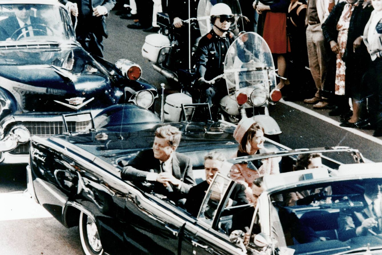 JFK en Dallas justo antes de su muerte.