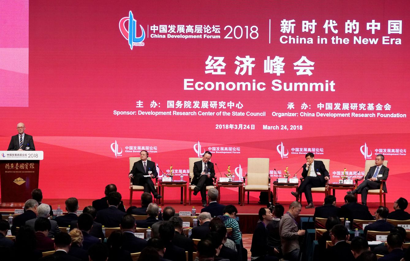 Pascal Lamy, exdirector de la Organización Mundial de Comercio, habla en el Foro de Desarrollo de China, en Pekín, el 24 de marzo de 2018. (Reuters)