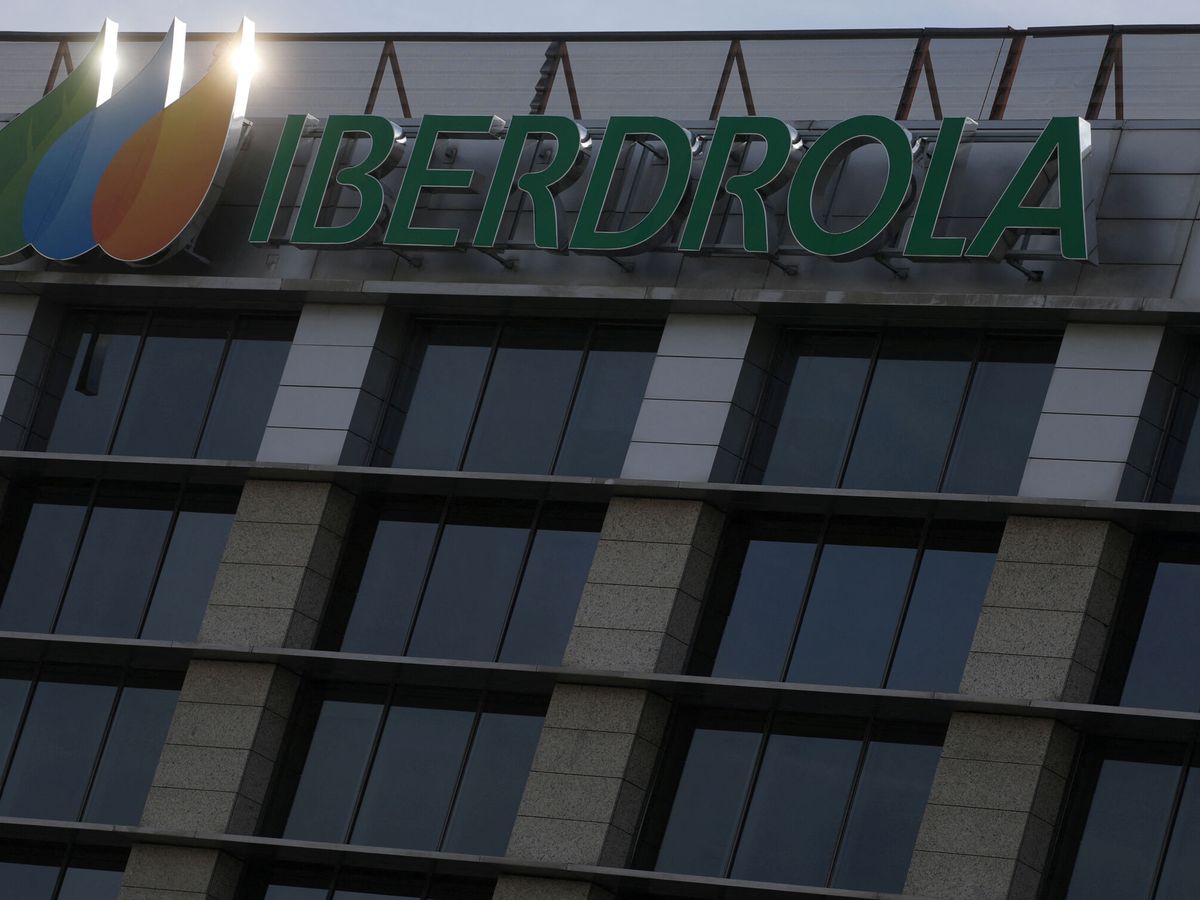Foto: El logo en las instalaciones de Iberdrola en Madrid. (Reuters/Sergio Perez)