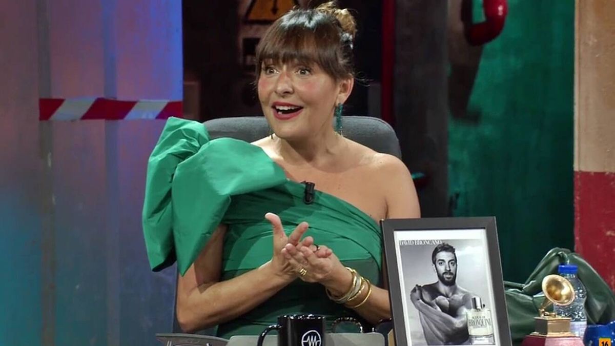 Candela Peña silencia un feo profesional en su aclamado debut como presentadora de 'La resistencia'