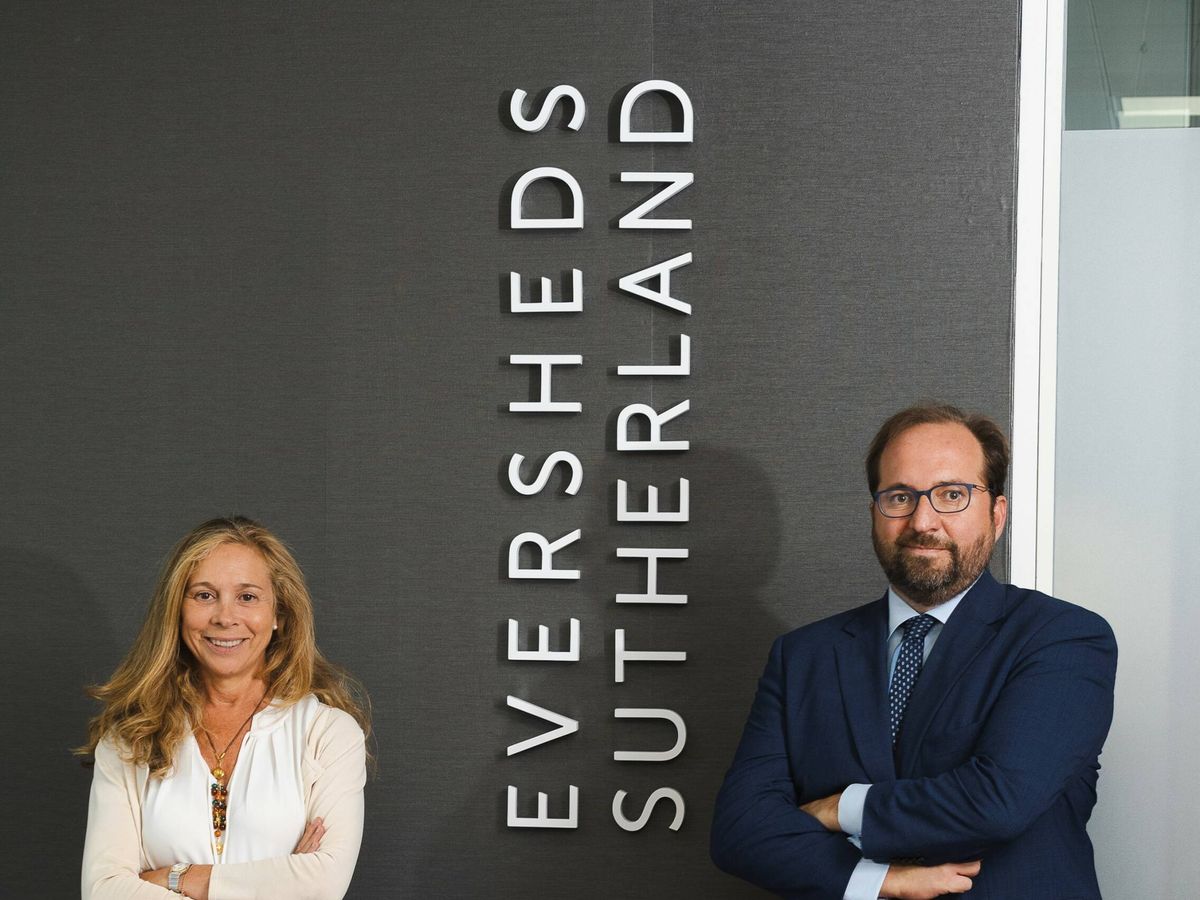 Foto: María Eugenia Fanjul, nueva directora general de Eversheds Sutherland, y Jacobo Martínez, socio director del despacho.