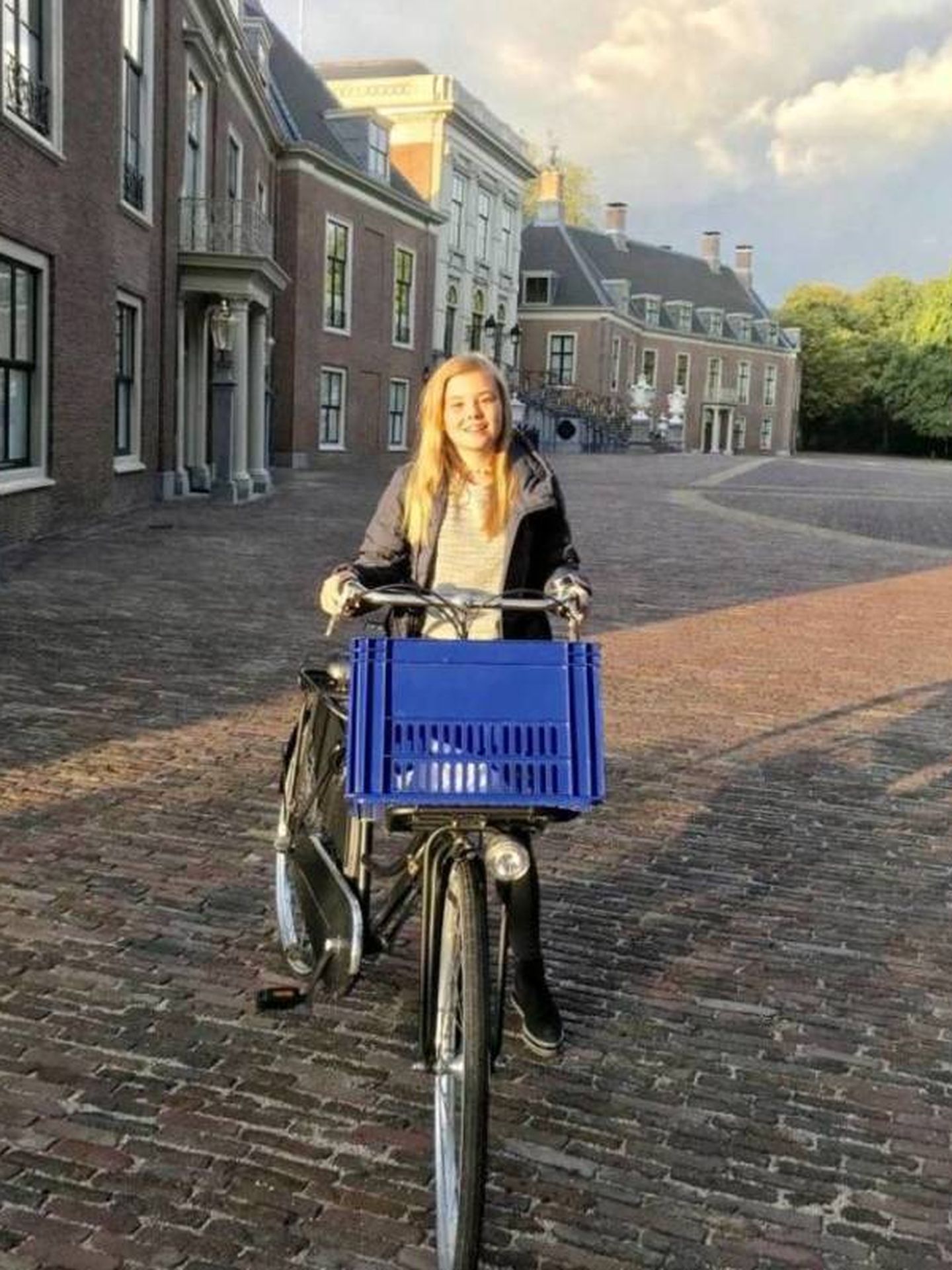 Ariane de Holanda, en su primer día de colegio. (Redes)