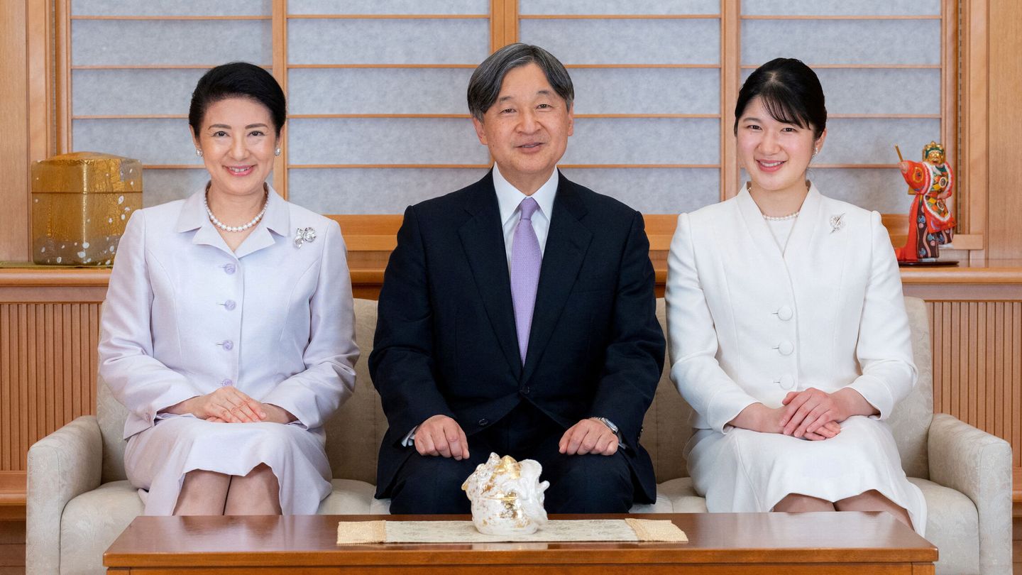 La princesa Aiko, con los emperadores. (Reuters/Palacio Imperial de Japón)