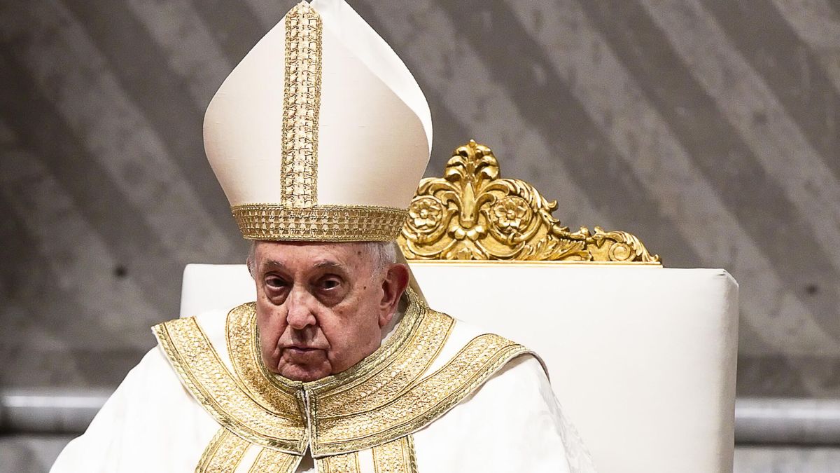 El Vaticano aclara que las bendiciones a parejas homosexuales no es un "visto bueno" y pide que duren "pocos segundos"