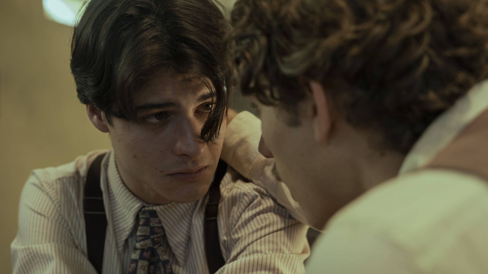 De escribir un libro a protagonizar 'La bola negra': quién es Milo Quifes, el actor de Huelva que enamoró a los Javis