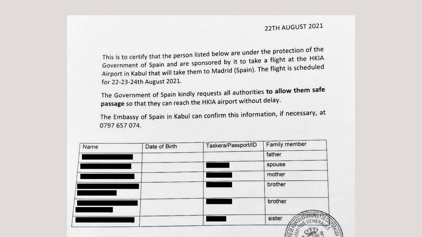 Salvoconducto emitido por el Gobierno español a la familia de Ismael para salir de Kabul. 