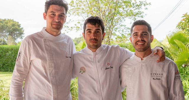 Tres estrellas Michelin juntos: Óscar Molina, de La Gaia; Álvaro Sanz, de Es Tragón, y Paco Budia, de Etxeko by Martín Berasategui. (Cortesía)