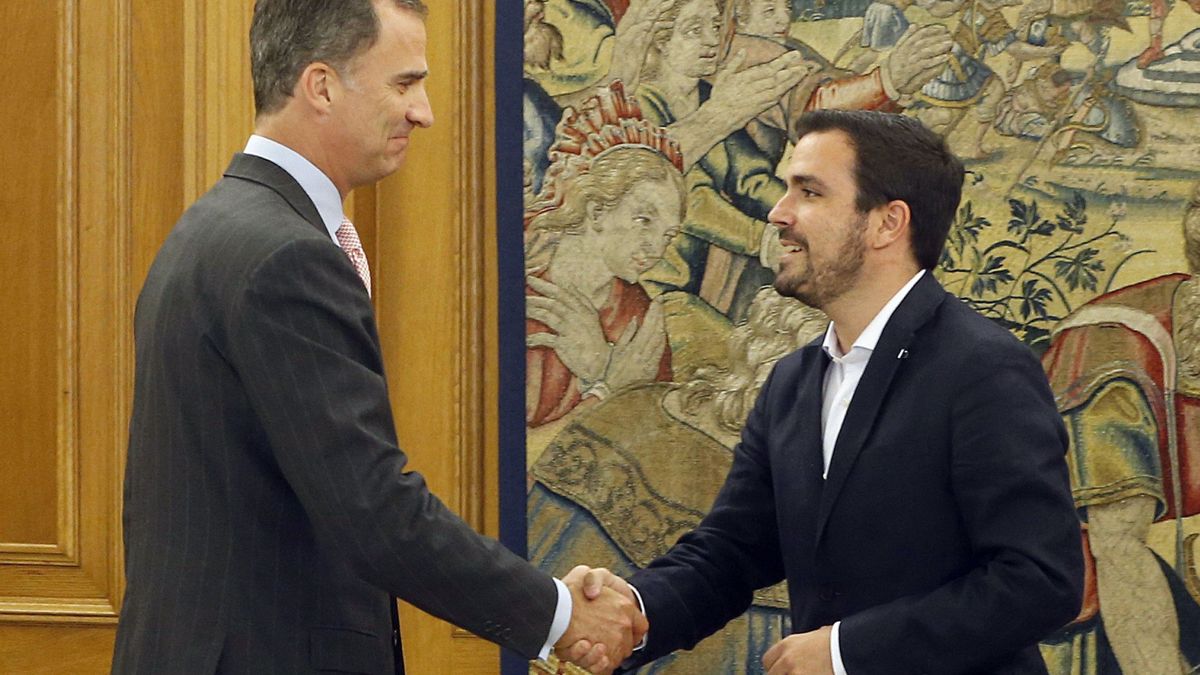 Garzón invita al PSOE a que deje su "partida de póquer" y ensaye una alternativa