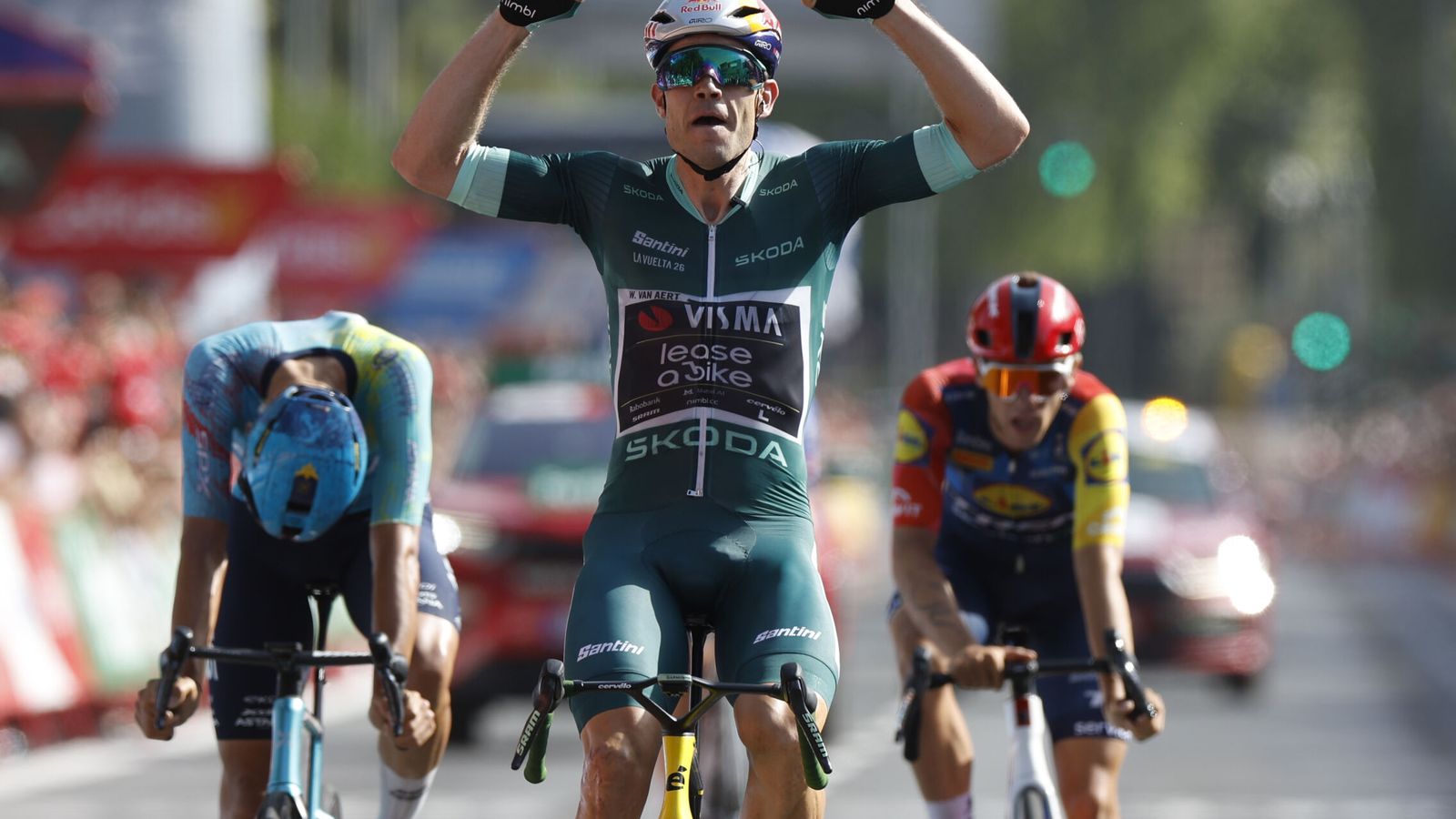 Van Aert repite triunfo en La Vuelta y Enric Mas mantiene su liderato en la clasificación general