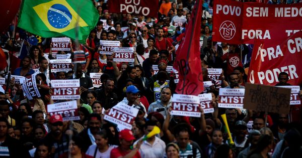 Foto: Manifestantes protestan contra la reforma al régimen de jubilaciones propuesto por el presidente Michel Temer en São Paulo (Brasil).
