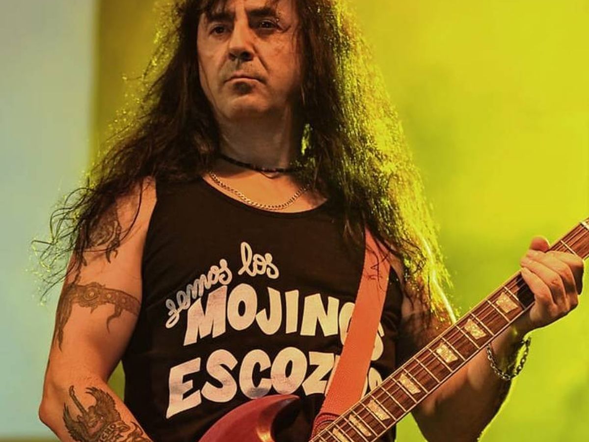 Foto: 'Chicho', guitarrista de Mojinos Escozíos