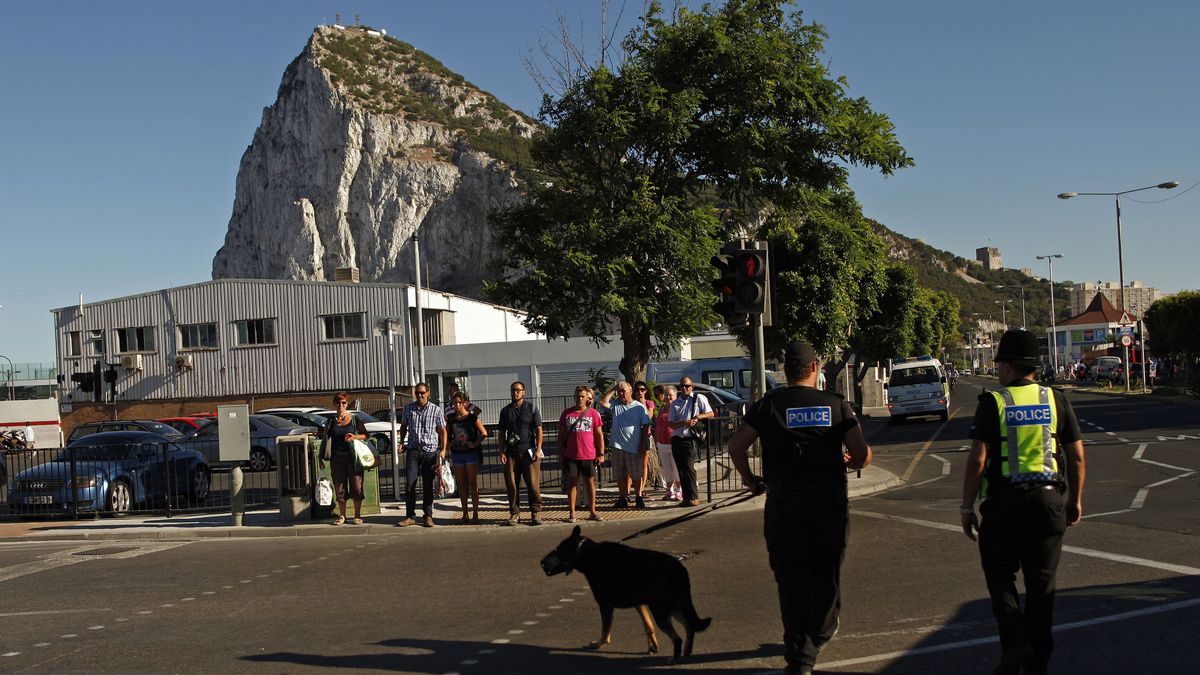 Londres da su versión de Gibraltar: entre la cortina de humo y la 'amenaza catalana'