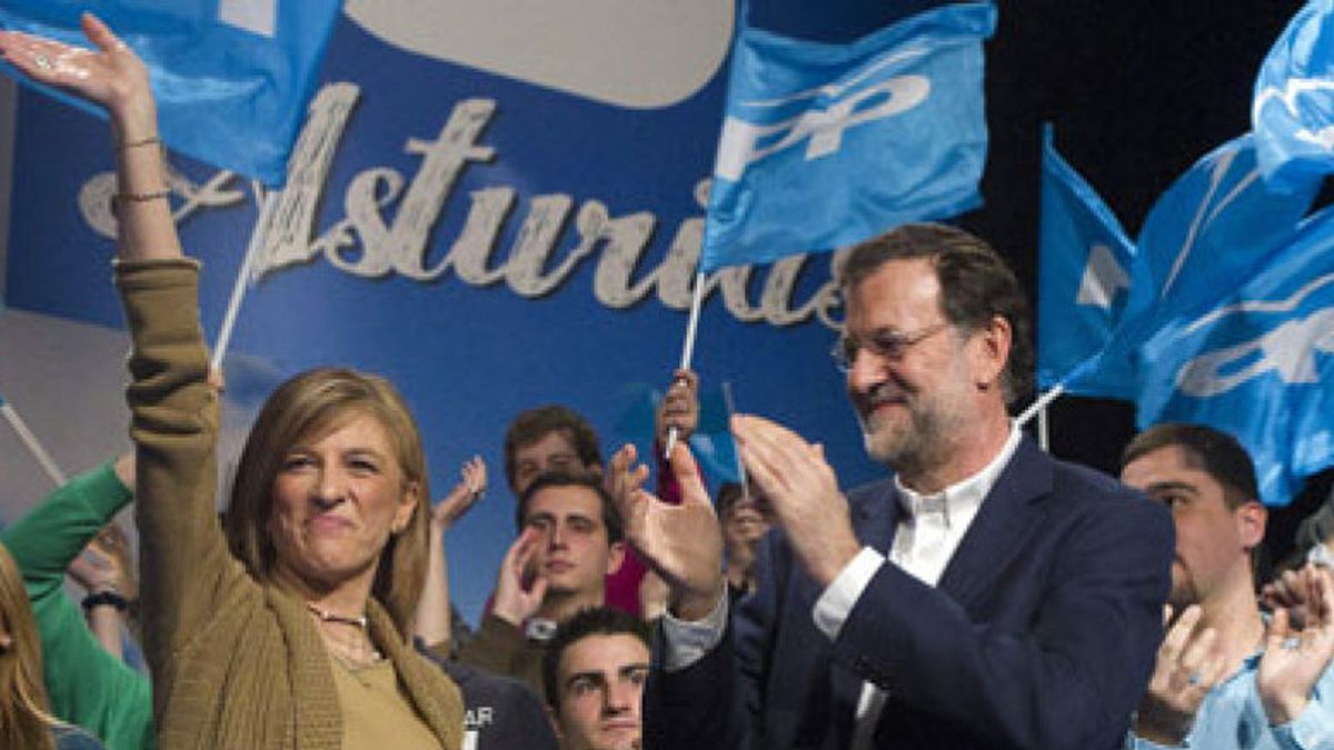 Rajoy arropa a los leales al partido en el 'territorio' de Cascos